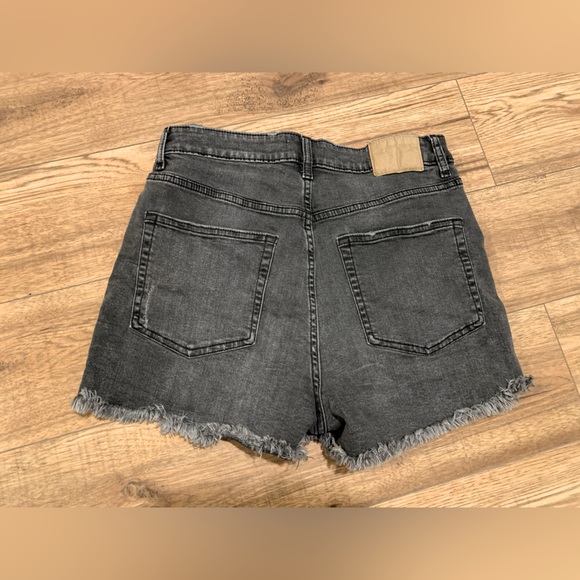 H&M Distressed Jean Shorts size 8 - Picture 2 of 5